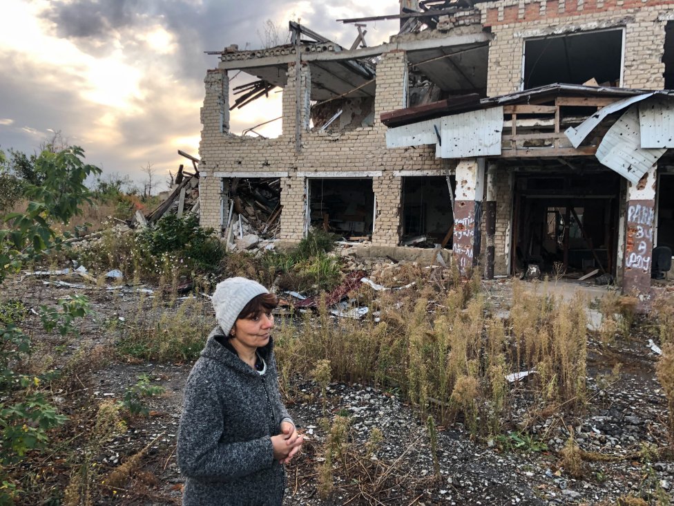 „Když jsem viděla, jak ničí školu, byl to pro mě horor,“ popisuje učitelka matematiky pocity z počátku velké války. Foto: Dominika Píhová, Deník N