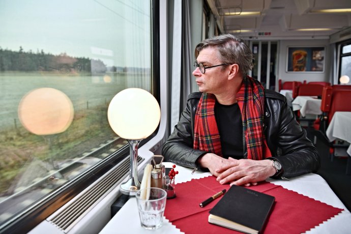 Jaroslav Rudiš ve vlaku. Foto: Tomáš Vodňanský, ČRo3 Vltava