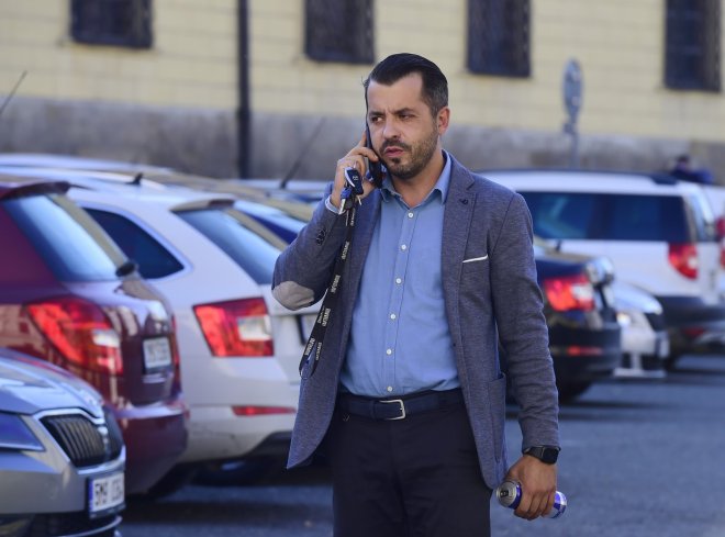 Olomoucký politik za ODS Michal Zácha přichází na zasedání regionální rady, říjen 2020 (ČTK / Peřina Luděk)