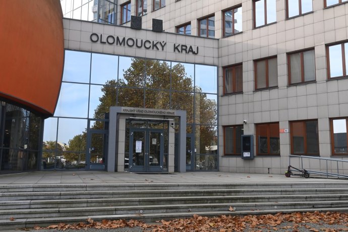 NCOZ zasahovala i na Krajském úřadu Olomouckého kraje. Foto: ČTK