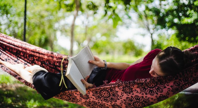 Najít dobré čtení pro dospívající čtenáře je těžká disciplína. Foto: Robert Norton, Unsplash