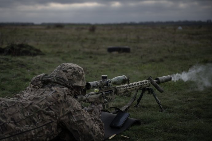 Výcvik ukrajinských odstřelovačů nedaleko fronty. Foto: Profimedia