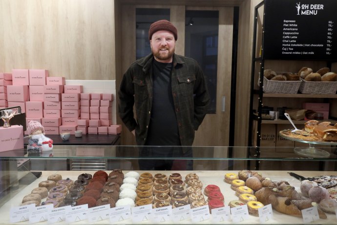 Nejradši mám bůček, směje se zakladatel populárních pražských pekáren Oh Deer Bakery Lukáš Vašek dotazu na oblíbenou pochoutku. Foto: Ludvík Hradilek, Deník N