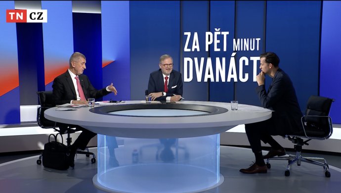 Diskuze premiéra Fialy (ODS) a předsedy ANO Babiše v pořadu Za pět minut dvanáct na TV Nova. Foto: repro Nova
