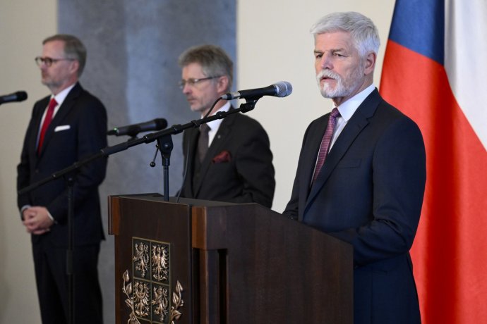 Nejvyšší ústavní činitelé a ministr zahraničí řešili obsazení českého velvyslanectví v Moskvě. Foto: ČTK