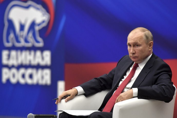 Putin se může opřít o politickou stranu Jednotné Rusko, na jejíž „palubě“ se sešla drtivá většina těch, kteří mají podobný „tah na branku“. A zároveň mu jsou loajální. Foto: ČTK/AP