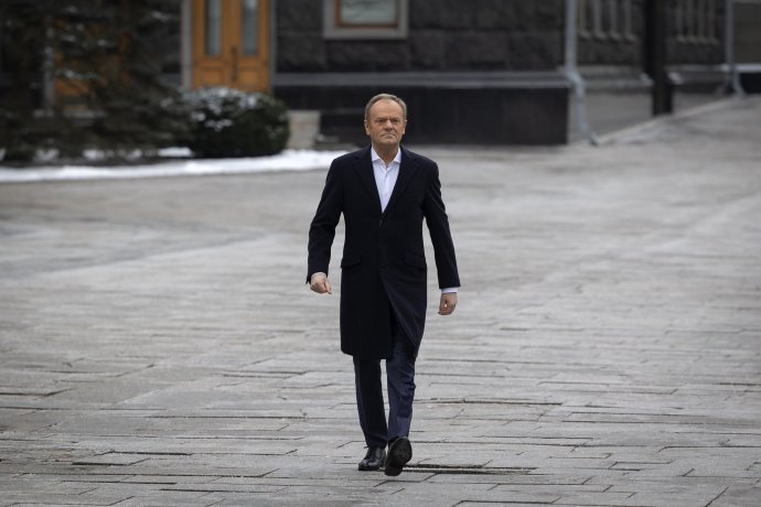 Polský premiér Donald Tusk stojí před sisyfovským úkolem: změnit zákony, jež nahrávaly jen jedné straně, vystrnadit ze státní správy její exponenty a především obnovit důvěru ve stát a jeho instituce. Foto: ČTK