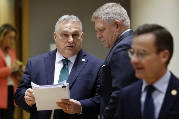 Maďarský premiér Viktor Orbán se svým slovenským protějškem Robertem Ficem. Foto: ČTK