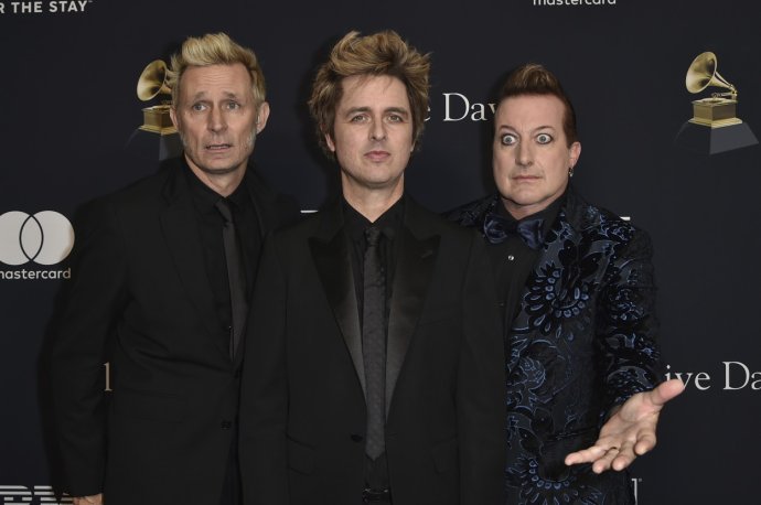 Green Day na letošních Grammy: Mike Dirnt, Billie Joe Armstrong a Tre Cool. Foto: ČTK / AP / Richard Shotwell