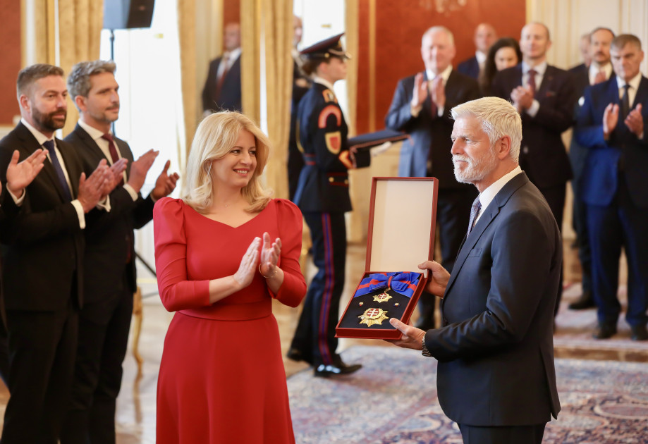 Slovak President Zuzana Čaputová awarded Petr Pavl the very best Slovak state award at Prague Citadel