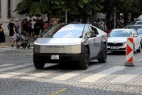 První CyberTruck jezdí v Česku i přes to, že tento typ auta nemá v EU homologaci. Foto: Ludvík Hradilek, Deník N