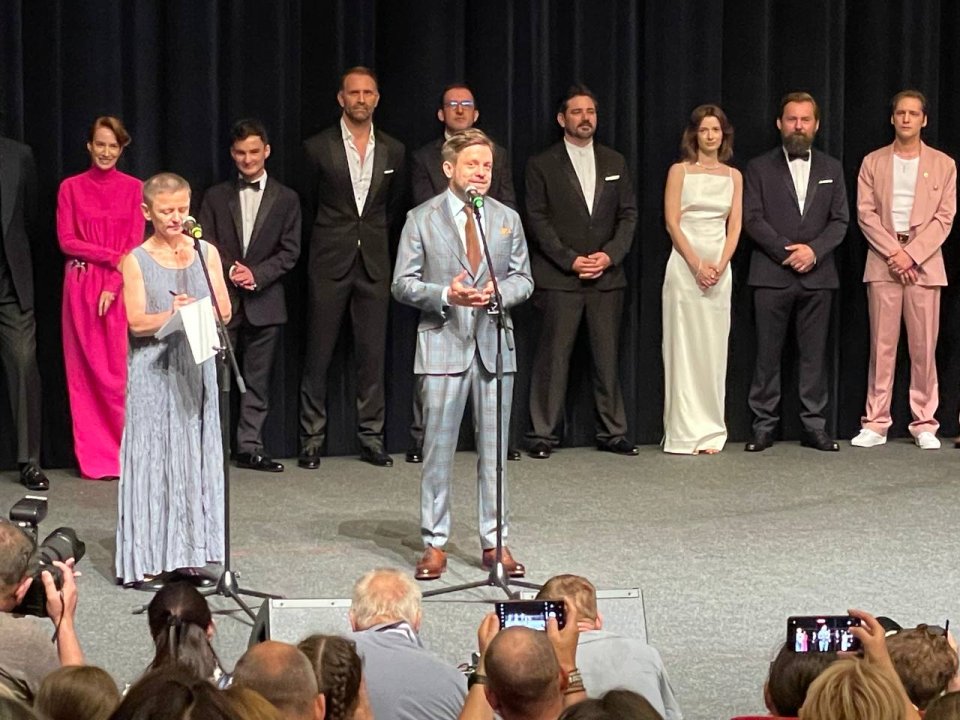Režisér Jiří Mádl představuje svůj film Vlny. Foto: Irena Hejdová, Deník N