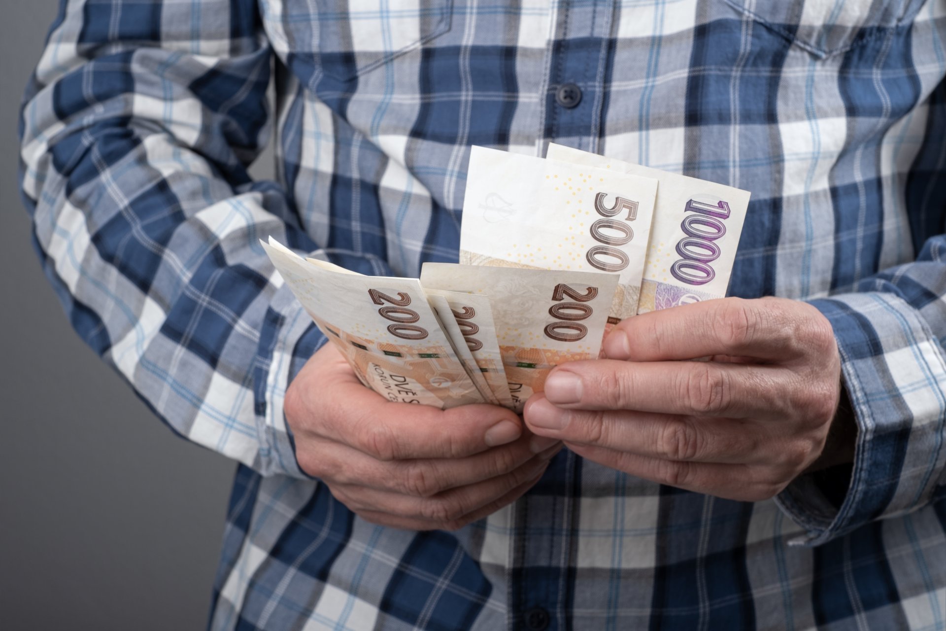 Ekonomové Babišově vládě spočítali účet za první změny v důchodech. Vyjdou až na padesát miliard