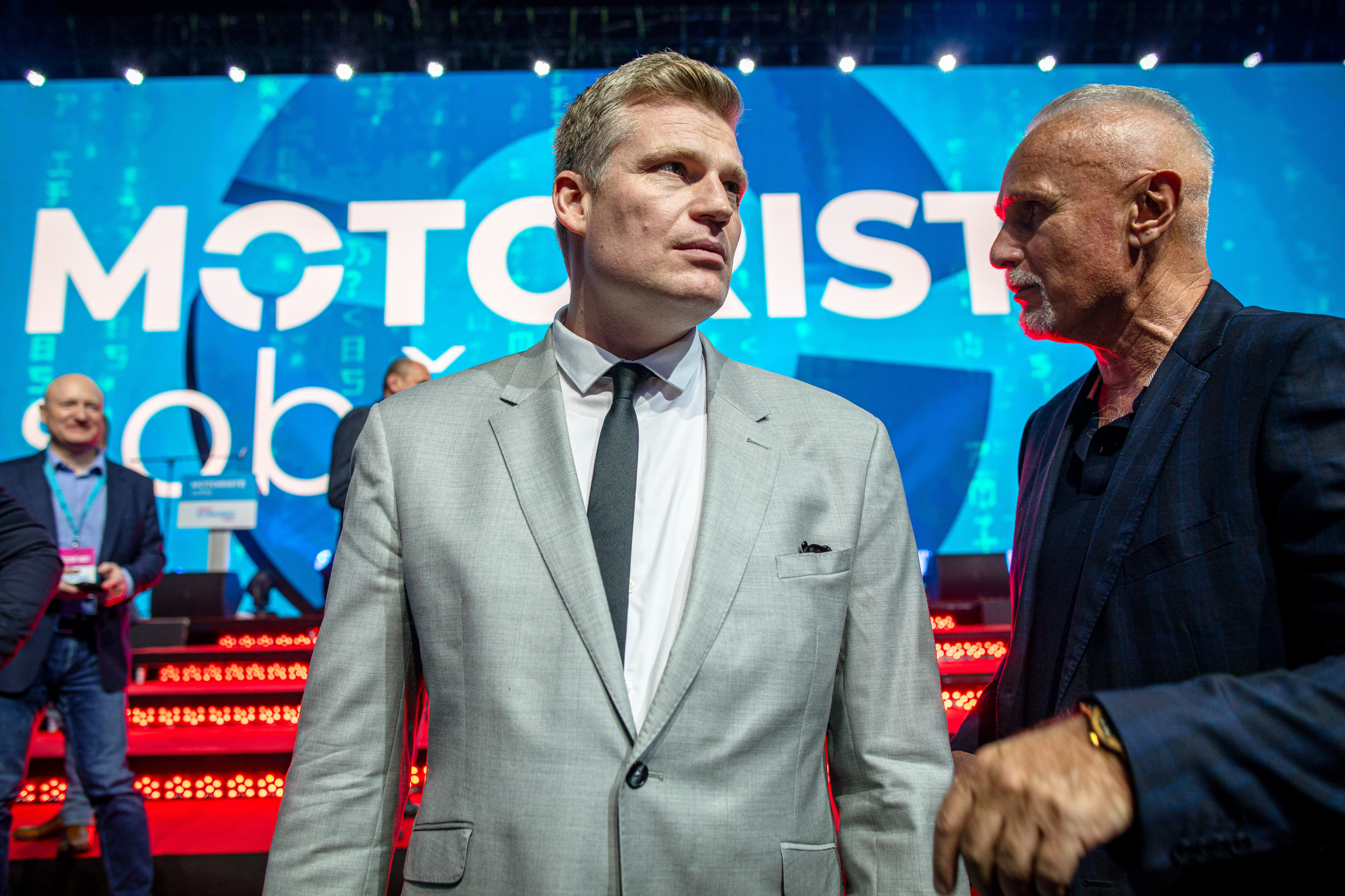 Turek bude tahákem Motoristů, strana jeho tváří oblepí zemi. Ohledně kandidatury europoslanec stále lavíruje