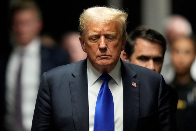 Ač Donald Trump vyvázne bez trestu, je stále vinen. A bude prvním odsouzeným americkým prezidentem v dějinách. Foto: Seth Wenig, Pool via Reuters