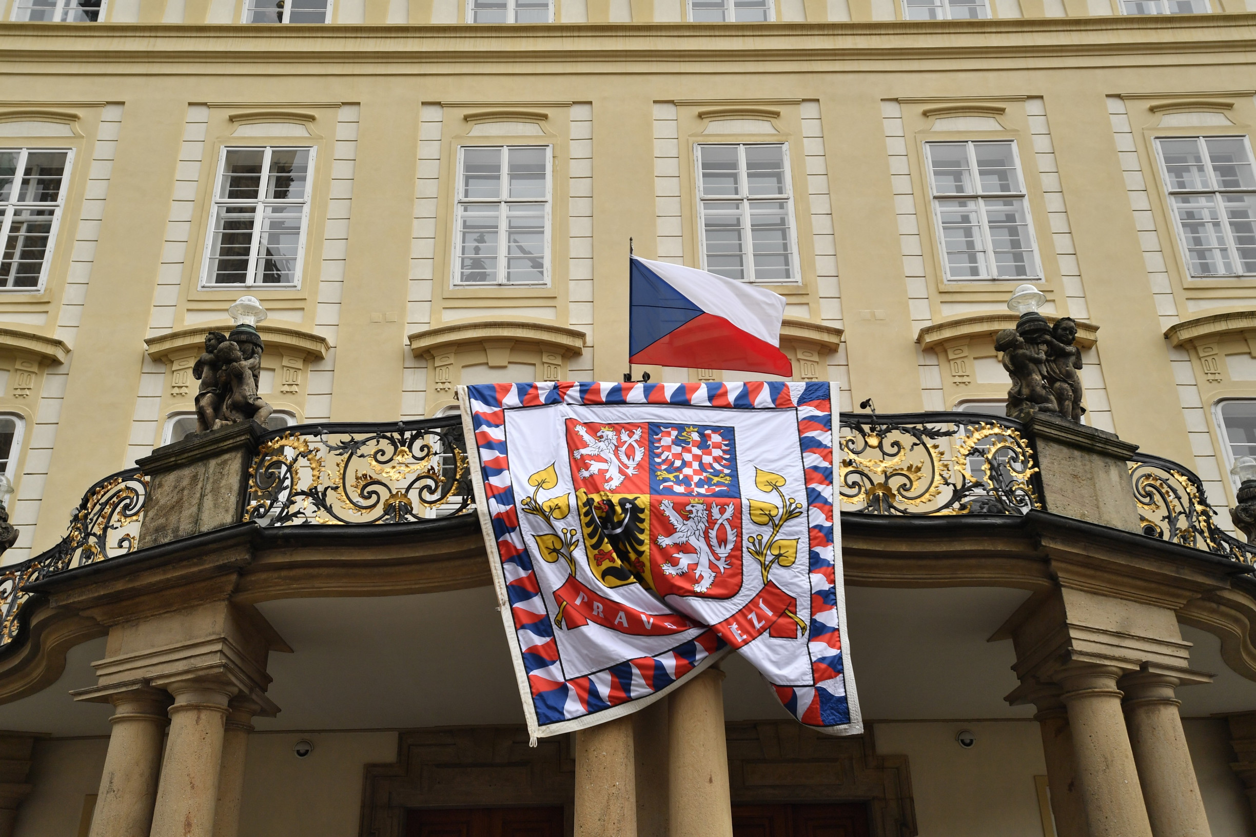 Přeceňovaná magie přímé volby: vzestupy a pády prezidentů Havla, Klause a&nbsp;Zemana