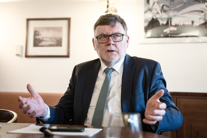 „Je legitimní řešit zvýšené výdaje zvýšením daní. My to ale nepodporujeme,“ říká ministr financí Zbyněk Stanjura (ODS). Foto: Jakub Plíhal, Deník N