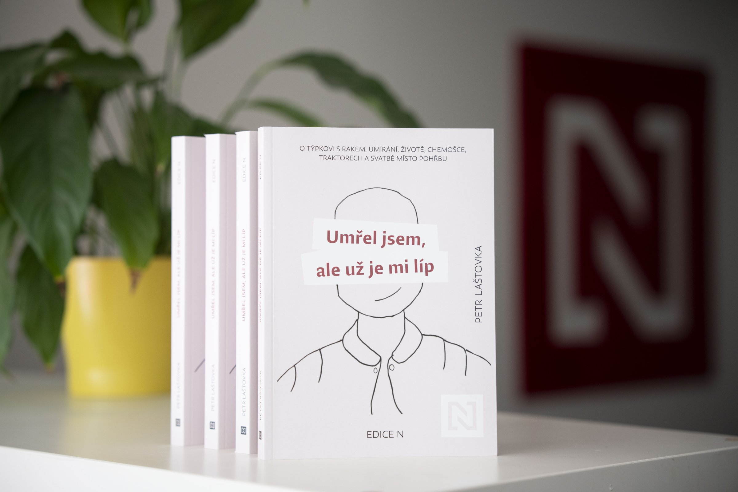 Umřel jsem, ale už je mi líp. O týpkovi s rakem, umírání, životě, chemošce, traktorech a svatbě místo pohřbu