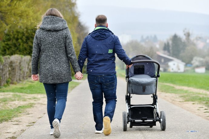 Názory mužů a žen na život se čím dál více liší, což negativně ovlivňuje i jejich vztah s dětmi. Ilustrační foto: ČTK / DPA / Frank May