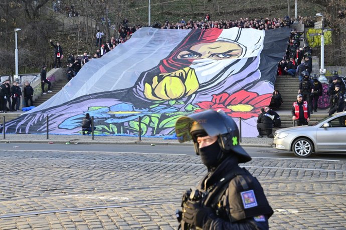 Fanoušci Slavie před pražským derby na Spartě. Foto: ČTK