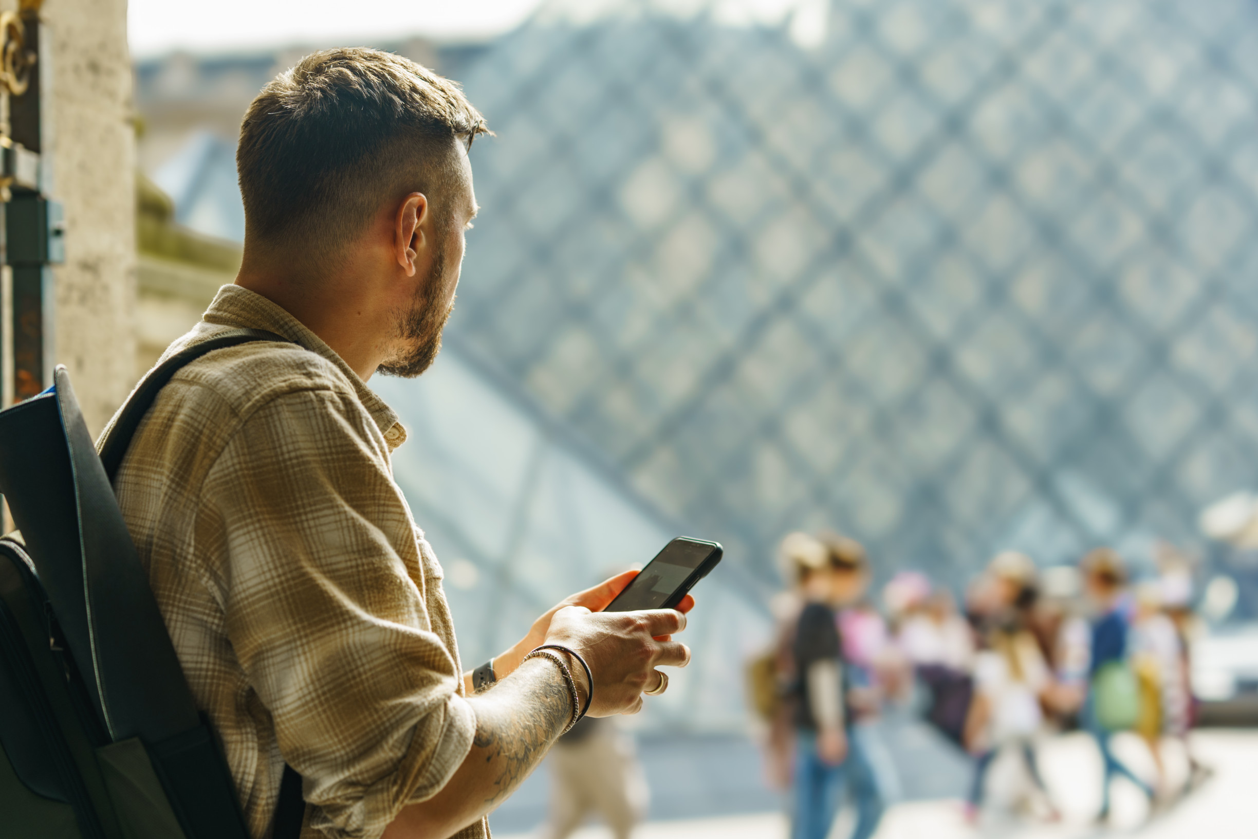 Někteří Američané ve Francii přiznávají stud nad svou zemí. A přibývá Francouzů, kteří cestují raději do Kanady