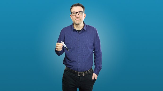 Učitel matematiky Marek Valášek připravuje žáky na přijímací zkoušky. Foto: Dominik Belza