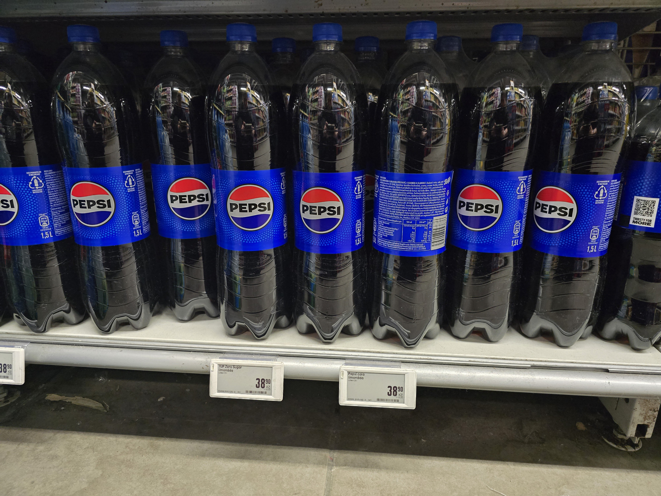 Pepsi přidala umělá sladidla i do klasické „cukrové“ varianty. Zákazníci to chtějí, tvrdí výrobce limonády