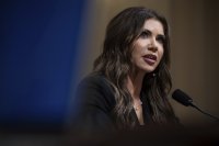 Ministryně vnitřní bezpečnosti Kristi Noem svědčí před výborem pro vnitřní bezpečnost Sněmovny reprezentantů v Kapitolu 14. května 2025. Foto: Francis Chung, Politico/AP/ČTK