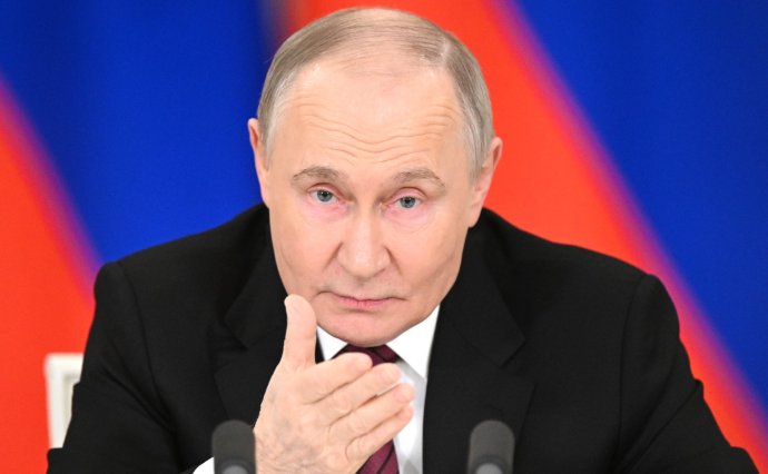 Ruský prezident Vladimir Putin na noční tiskové konferenci navrhuje Ukrajině přímé a bezpodmínečné rozhovory. Foto: kremlin.ru