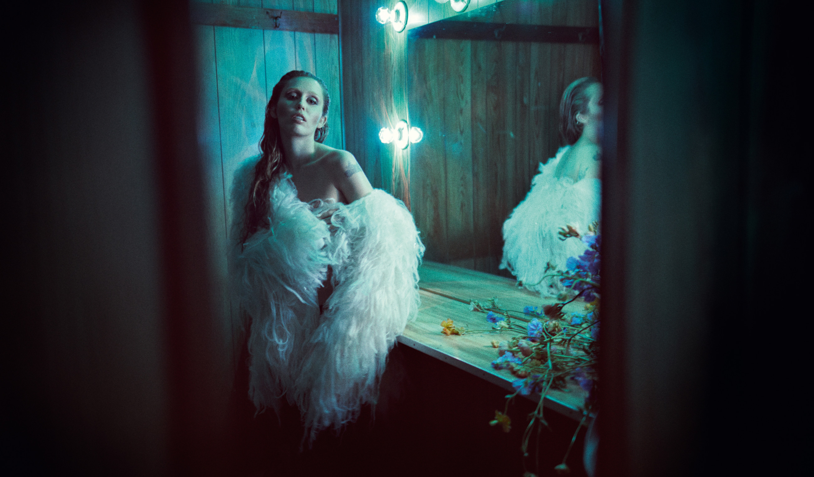 Smutné ženy z roku chaosu. Deset písní, které nám dal bolavý rok 2025