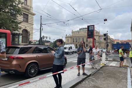 Praha rozšiřuje tramvajovou zastávku Staroměstská. Dva roky to odkládala kvůli podmínce, kterou nesplnila