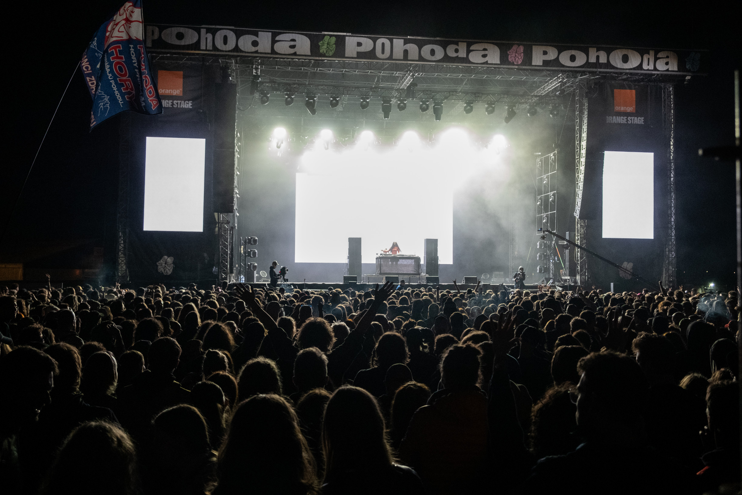 Dan Brown, Taylor Swift, Sbormistr a další největší kulturní události roku 2025: Připomeňte si je s námi