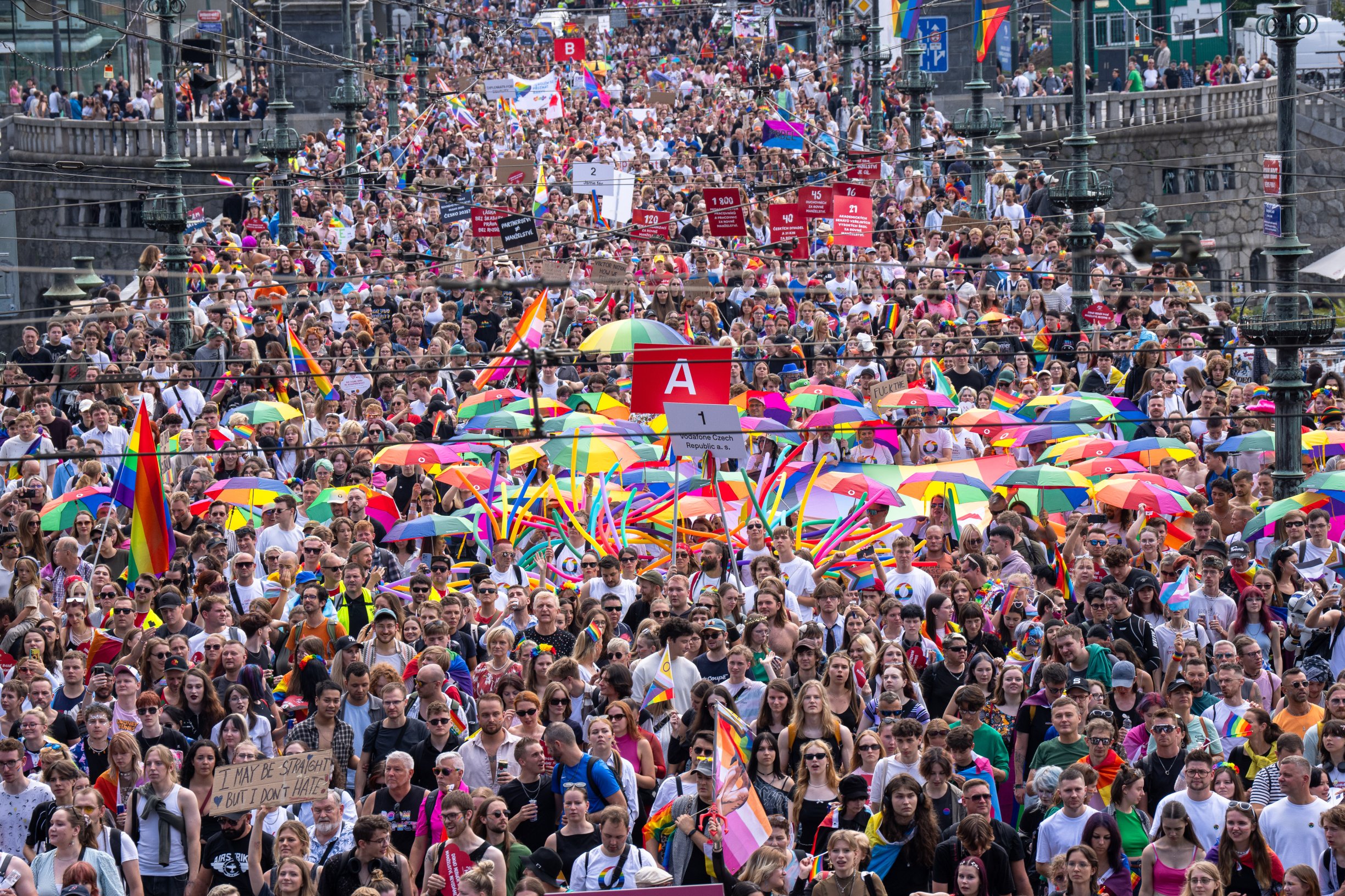 Prague Pride budou hlídat stovky policistů. Centrum města bude autem neprůjezdné