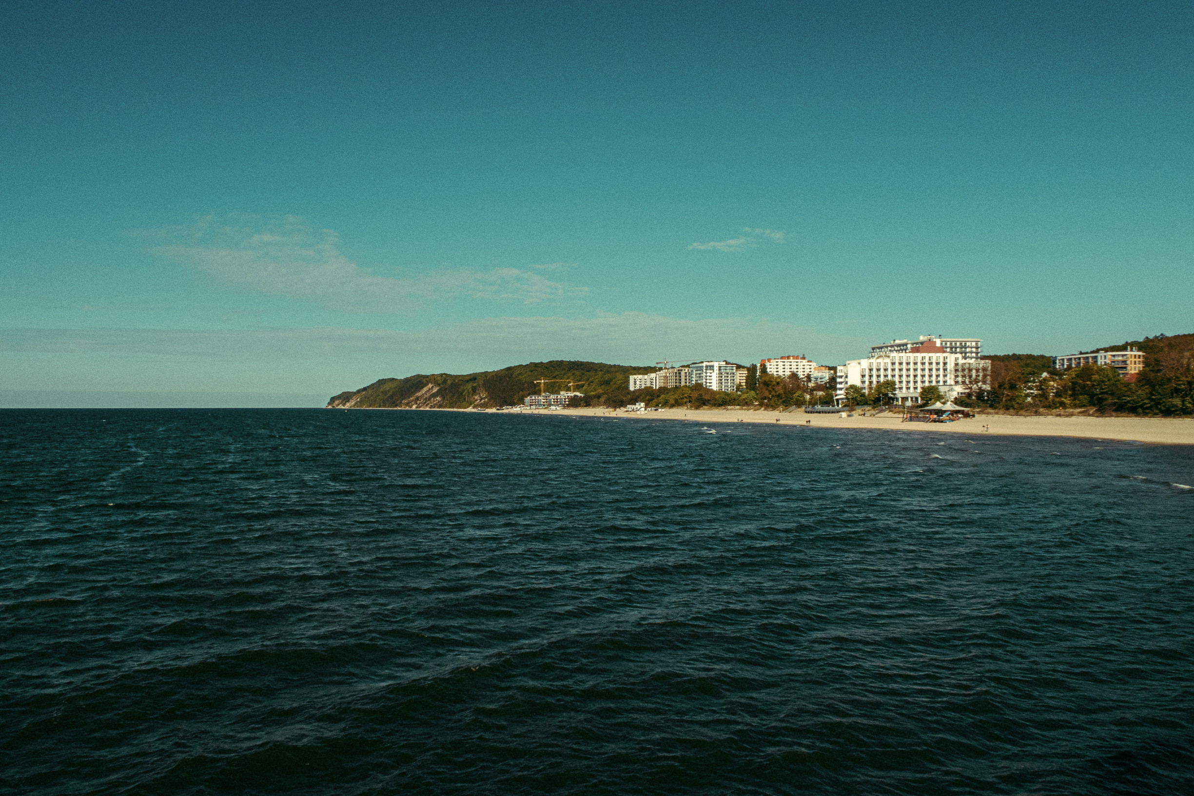 Přenádherné pláže, moderní Varšava i neprobádaný východ. Na co všechno láká Polsko české turisty