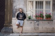 Hrozba smrti visela celé natáčení ve vzduchu. Franta Klišík odletěl jako prokletý básník, říká režisér filmu Raději zešílet v divočině