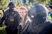 Na pražském mítinku SPD zasahovala policie. Proti Okamurovi se demonstrovalo punkovým koncertem