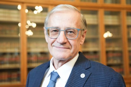 Členství v KSČ byla chyba, v kampani se na to ale nikdo neptal, říká nově zvolený rektor UK. Kandidoval prý i kvůli Albertovu