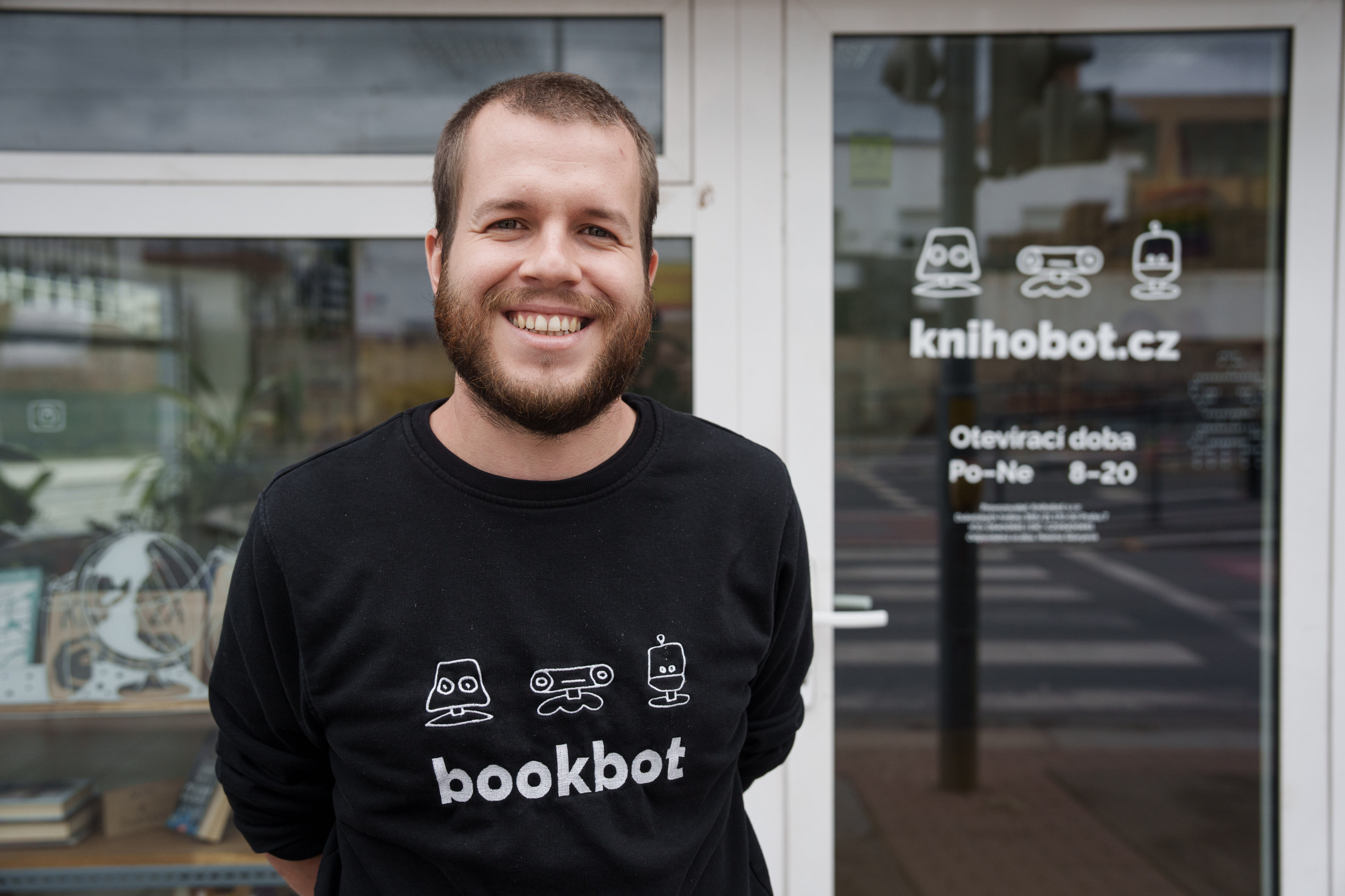 Šéf Knihobotu reaguje na kritiku: nikdy jsem netvrdil, že děláme něco ekologického