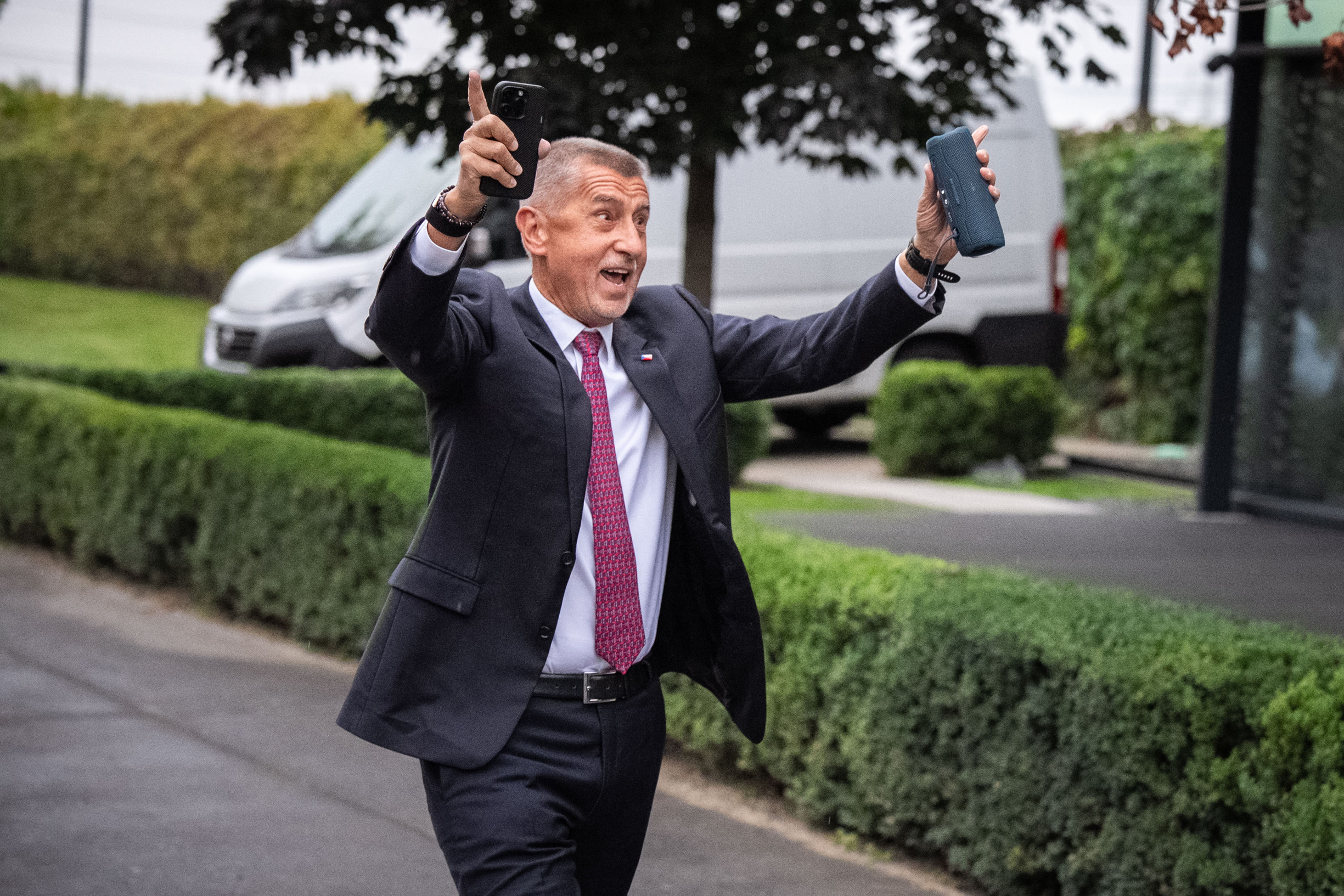 Vrtěti psem: Babiš, Fiala, Turek i Vidlák. Kdo jsou vítězové a poražení roku 2025