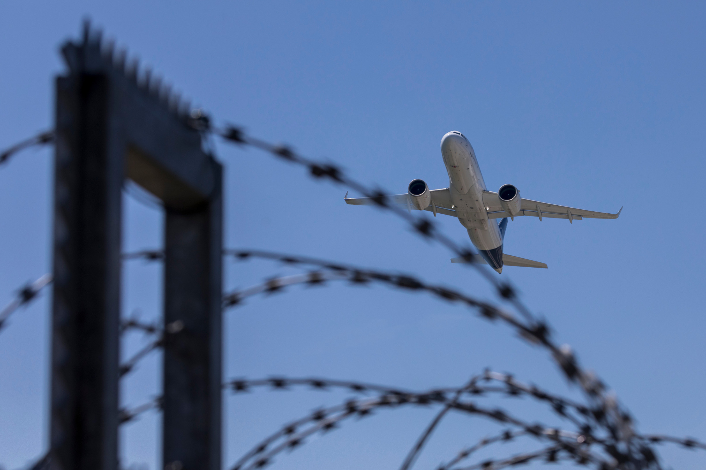 Neznámé drony znepokojily i Německo. Berlín vymýšlí, kdo a jak je má zastavit