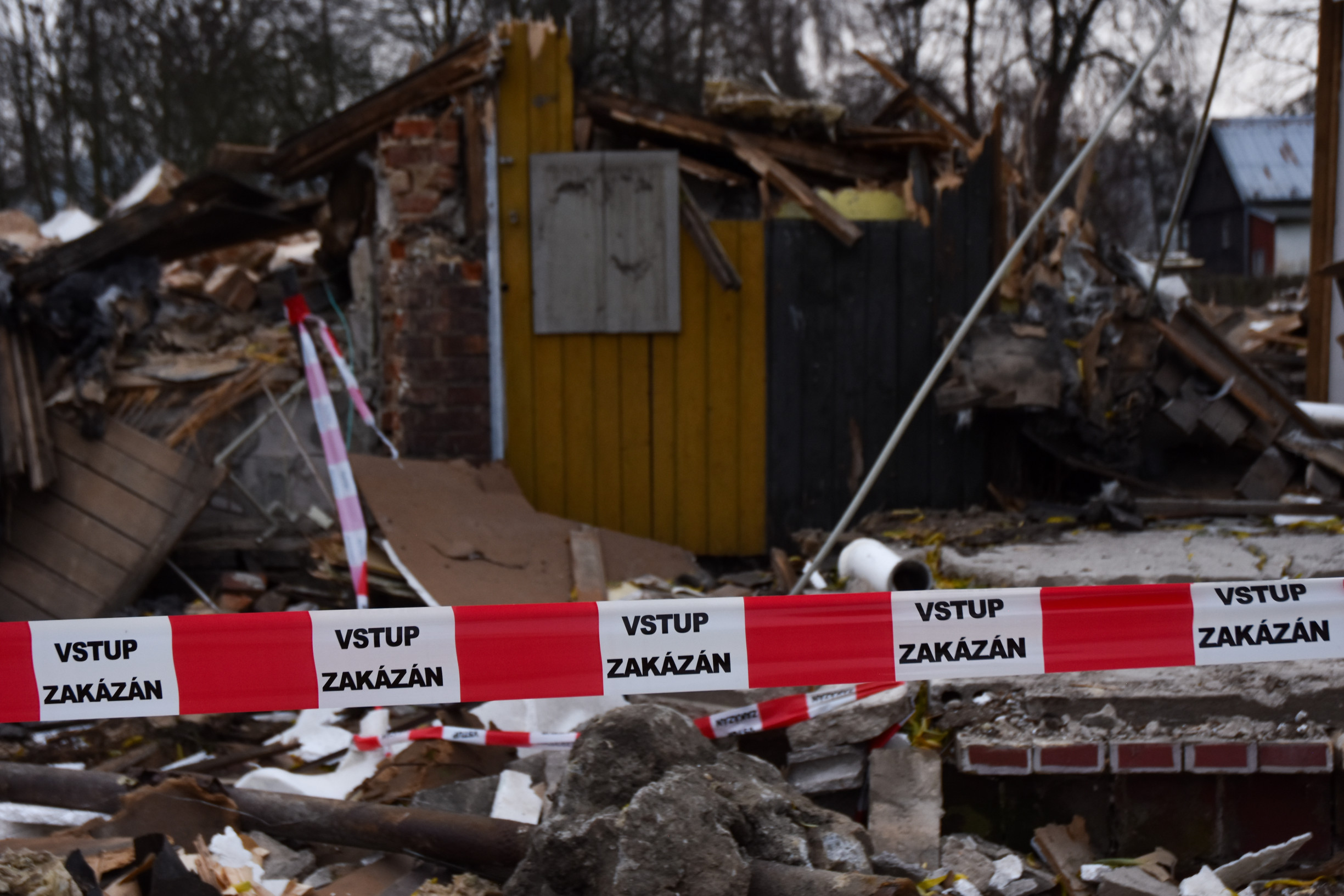 Bedřiška mezi ruinami. Je to tu jako po válce, říkají obyvatelé ostravské kolonie
