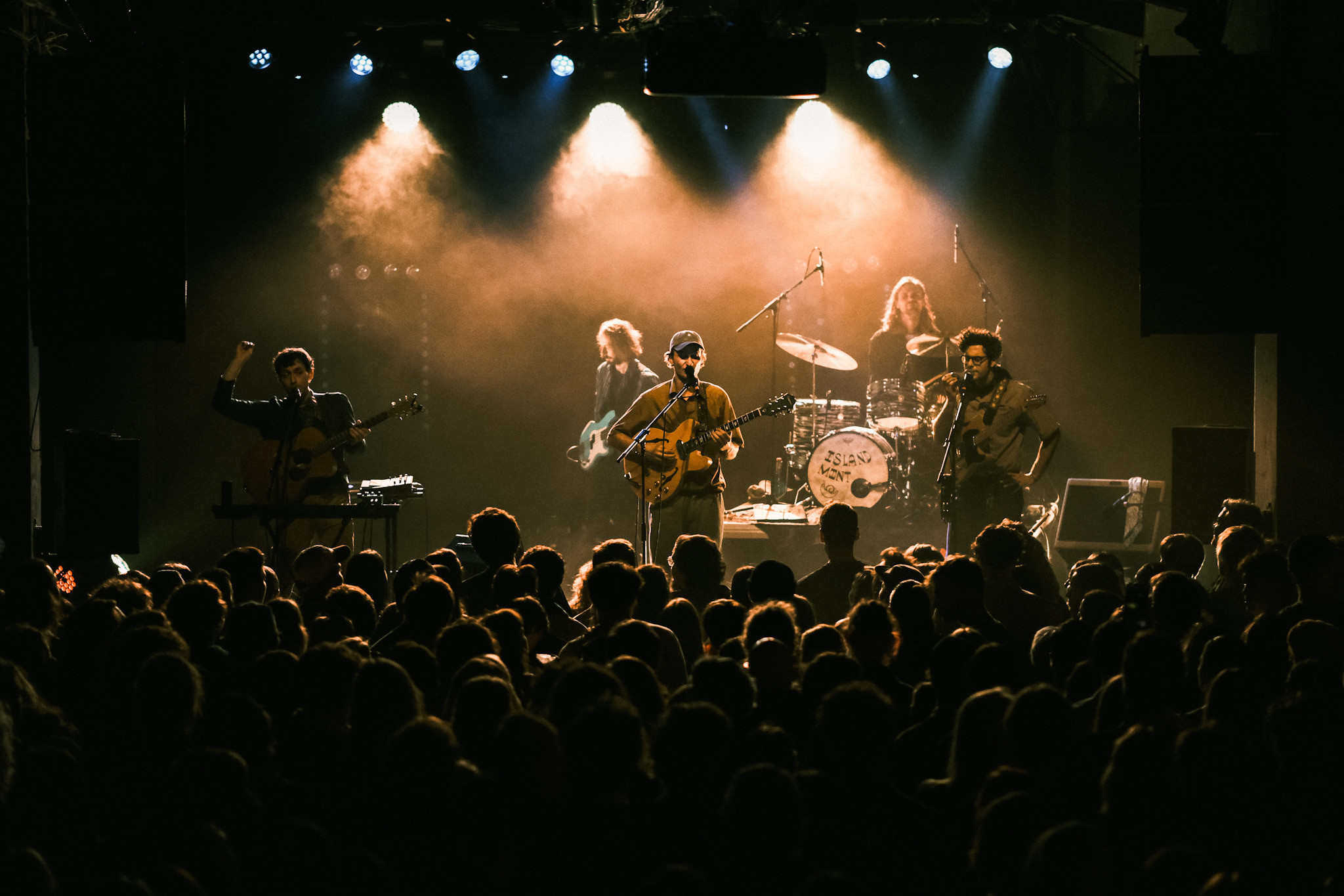 Island Mint na nové desce zkoumají rozporuplnost. Mám rád nesmyslné věci, které s člověkem začnou žít, říká frontman