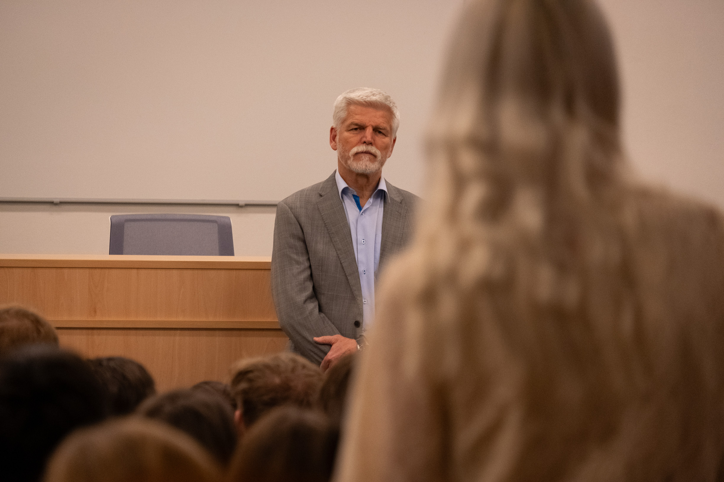 Střet zájmů řeším kvůli zákonu, ne proto, že bych Babiše neměl rád, řekl prezident studentům