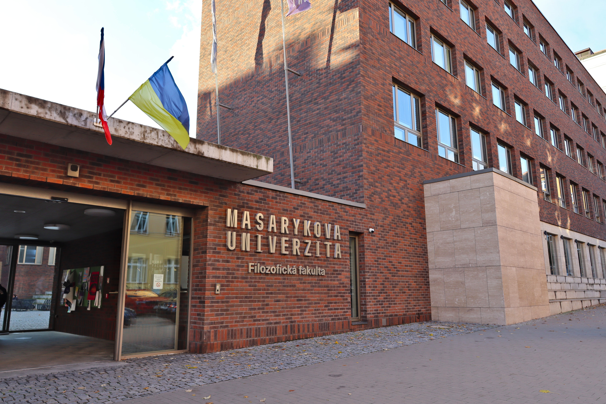 „Velmi za hranou toho, co si může dovolit.“ Zjišťovali jsme, co vedlo ke kritizované suspendaci známého profesora