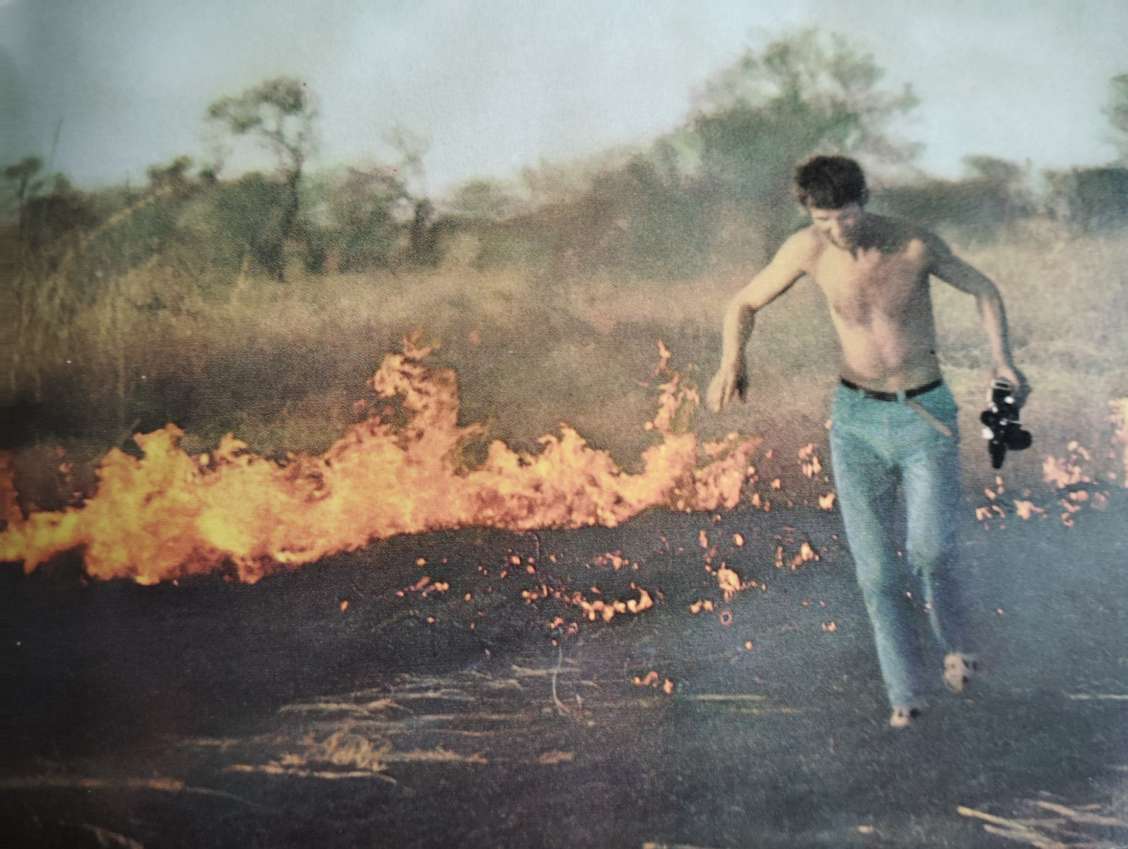 Parta studentů provezla vzácný náklad skrz mnohá nebezpečí, z Afriky se vrátila do porobené země