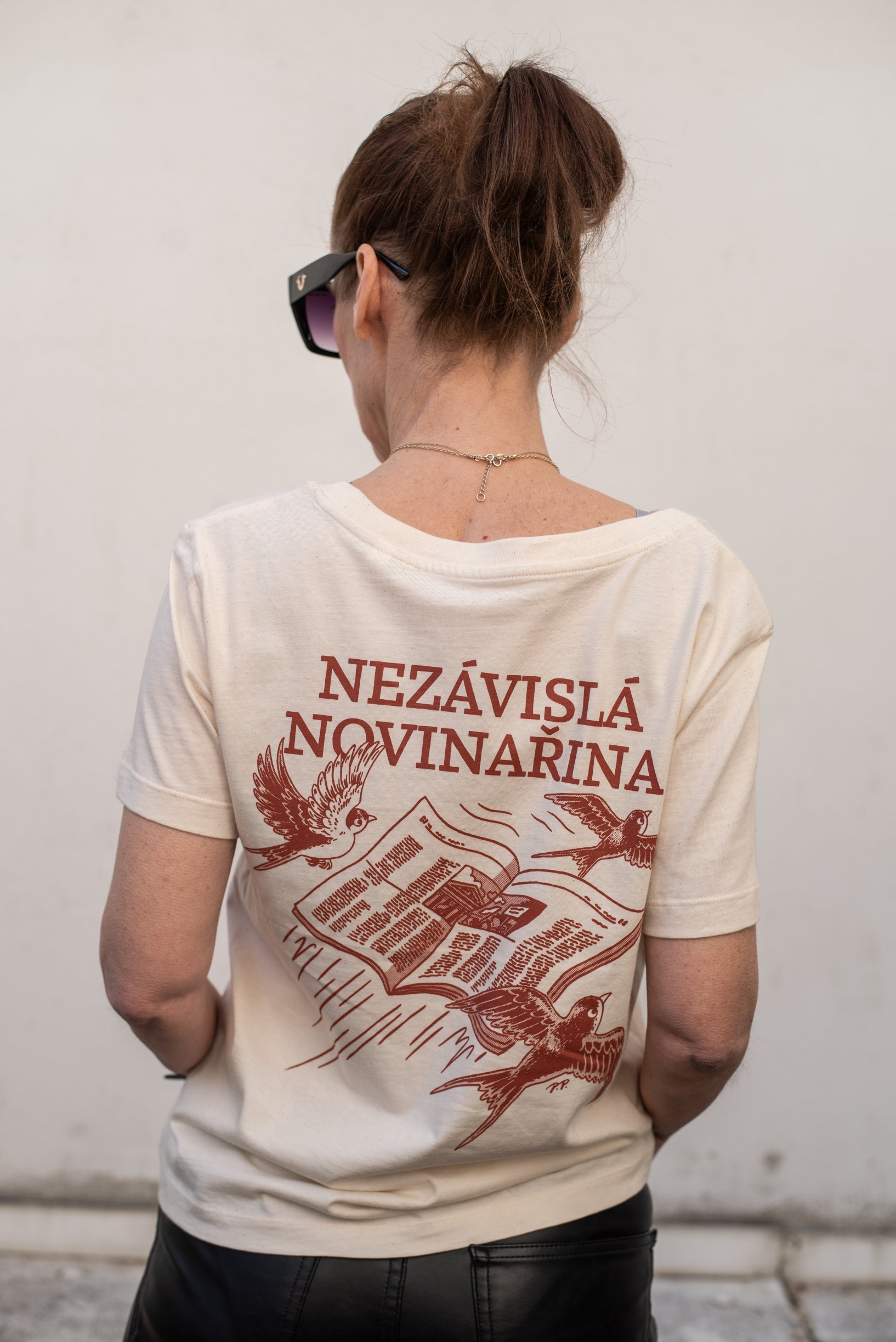 Dámské tričko „Nezávislá novinařina“ (velikost M)