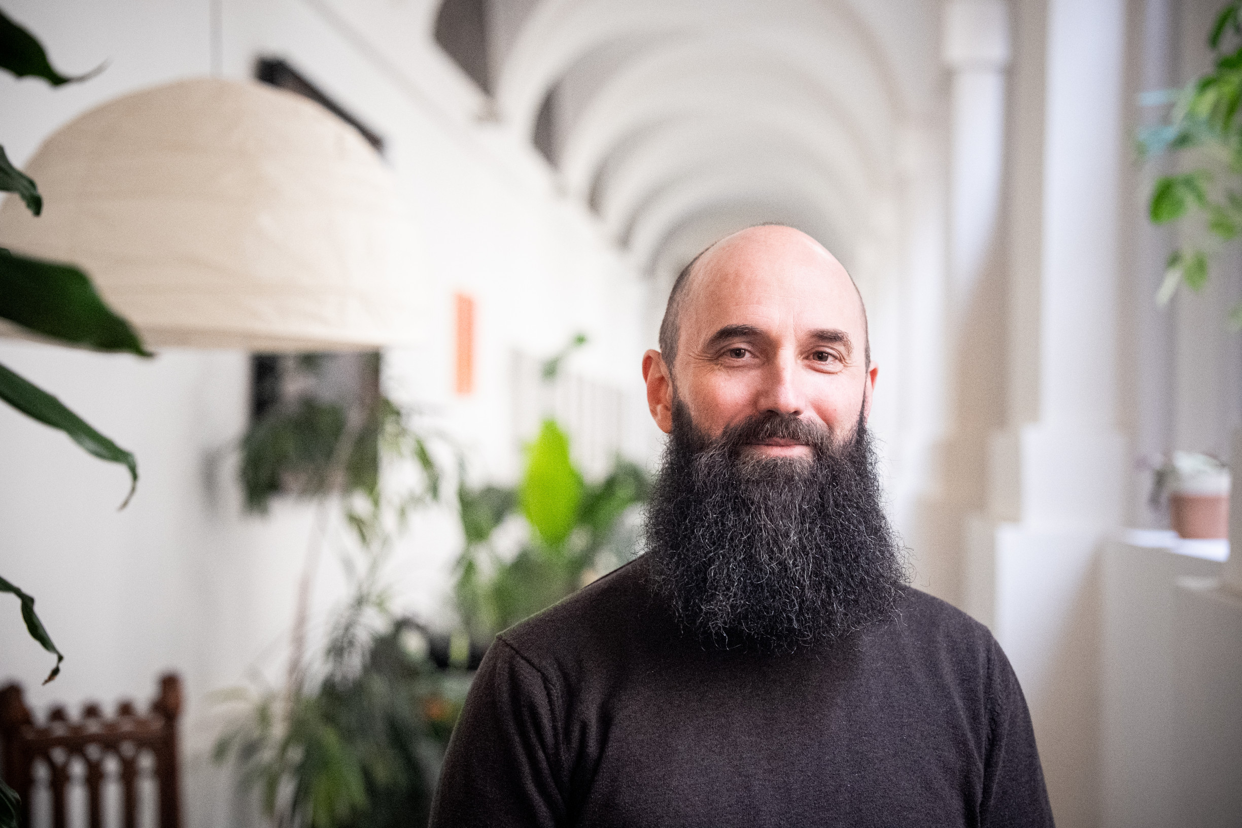 Lidem u nás dochází, že Bůh není hromovládce, ale že je...