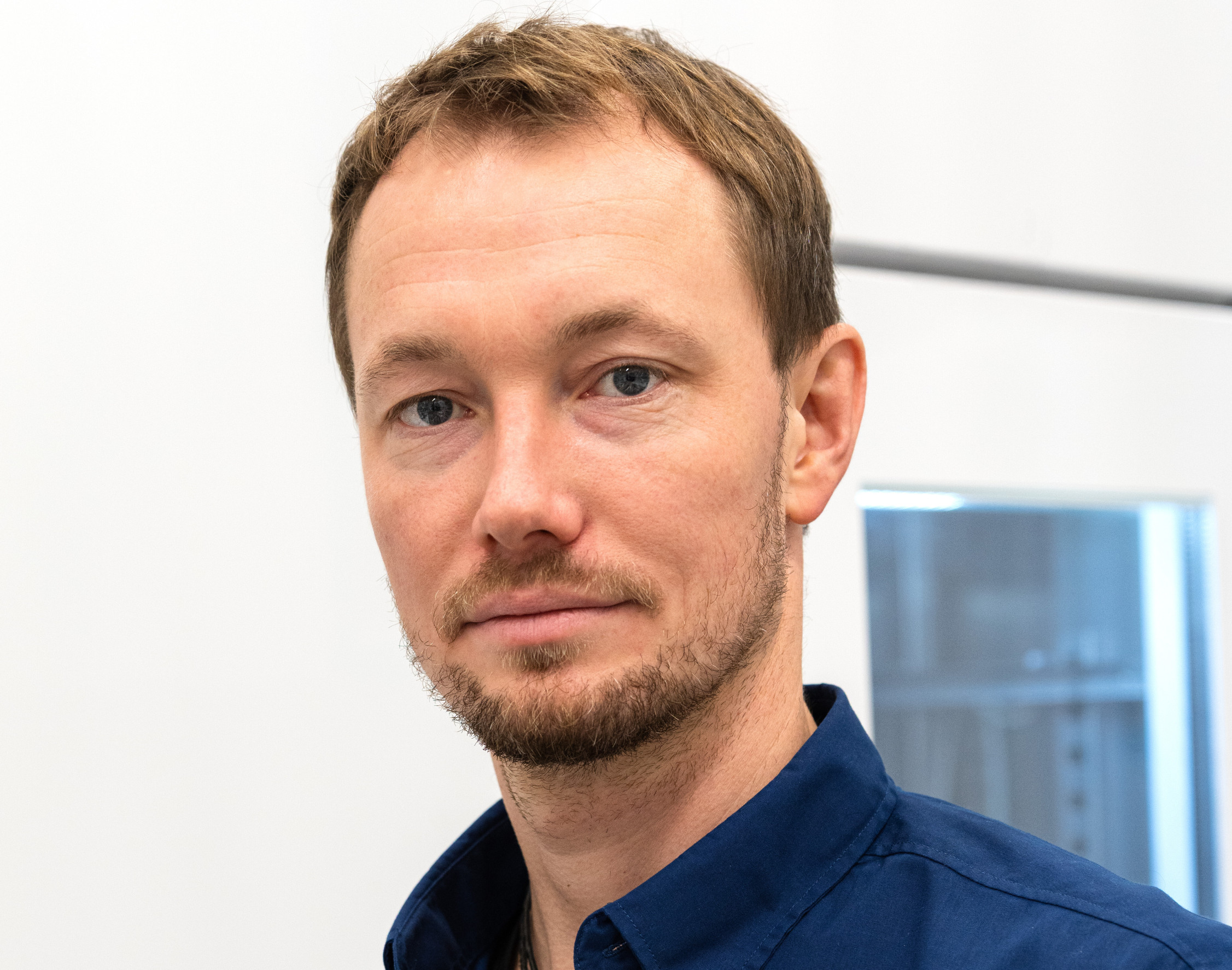 Tetovací inkoust cestuje tělem a ničí imunitní buňky. „Jejich zbarvení vidíme i pouhým okem,“ říká vědec