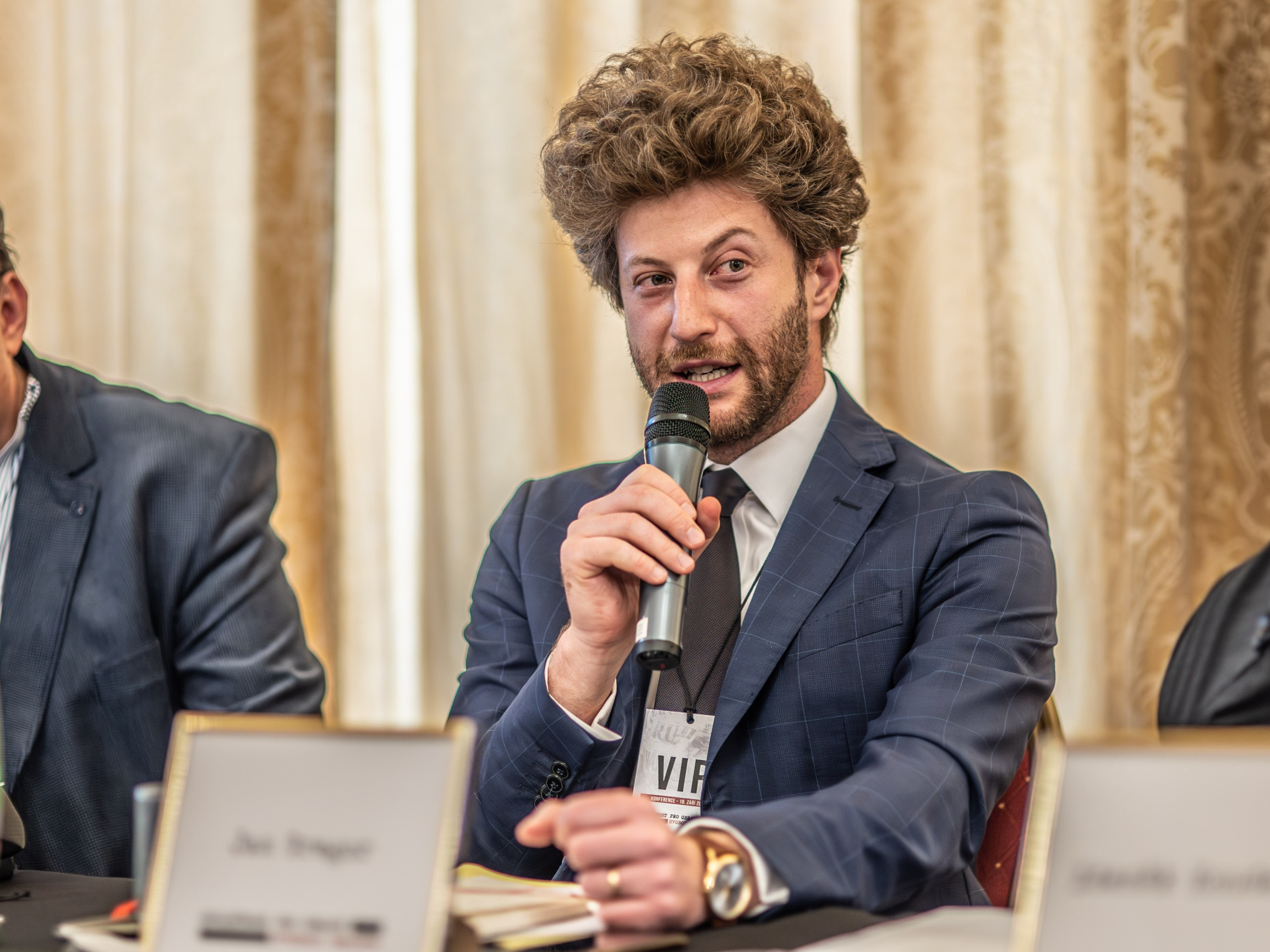 Juchelka si na ministerstvo bere „hlídače genderu“, radit mu bude muž z Aliance pro rodinu