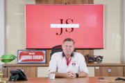 Praha zablokovala Soukupovi přístup do jeho sídla. Městu dluží téměř milion